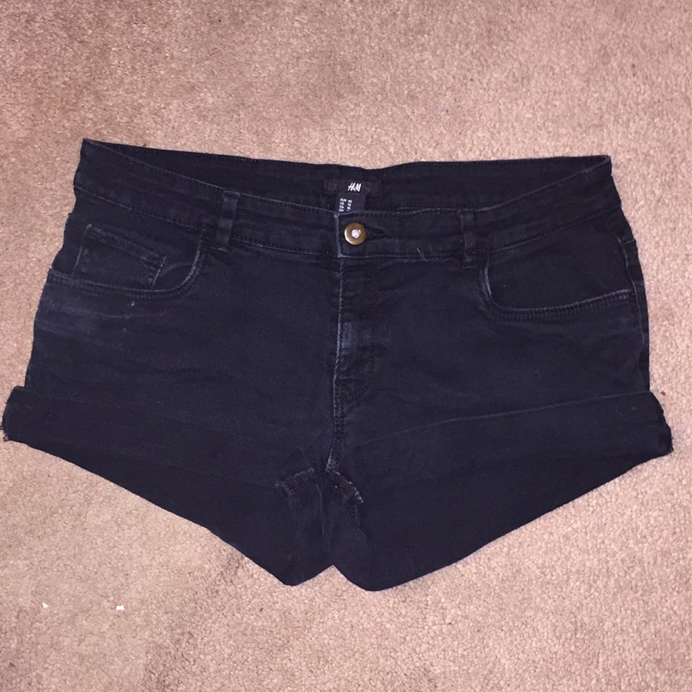 🖤H&M Black Shorts🖤